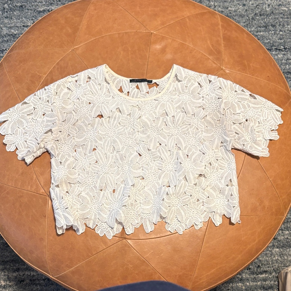 Signature White Floral Lace Crop Top